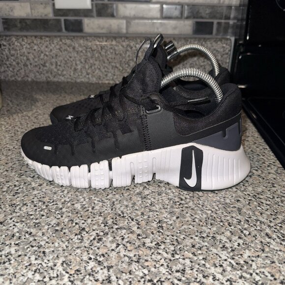Nike Free Metcon 5 Black White Women’s Size US 8 Gym Training - Picture 1 of 7